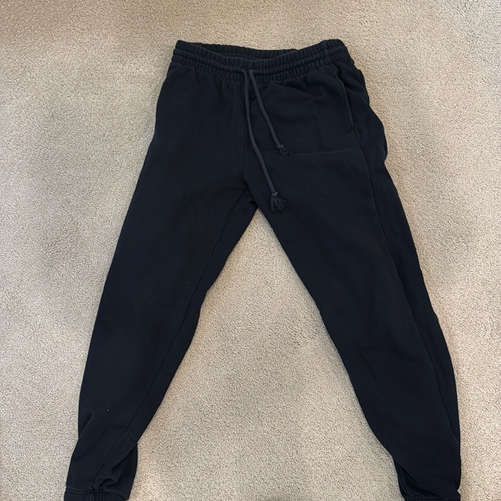 Aritzia TNA terry fleece boyfriend fit size medium black